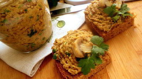 паштет из фасоли с грибами