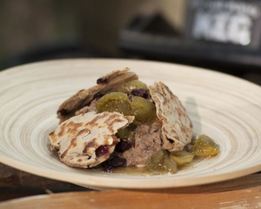 Паштет из индюшачьей печенки с вареньем из кислых томатов