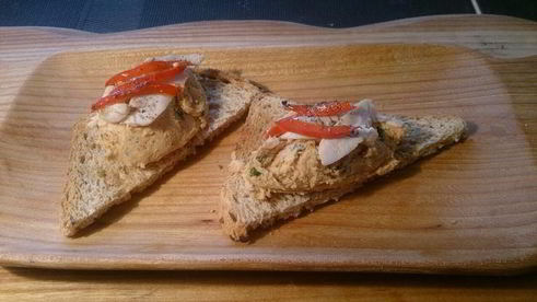 паштет из курицы с голубым сыром, инжиром и орехами