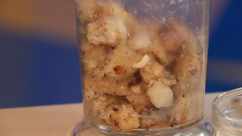 паштет из пикши с хлебом и сладким перцем