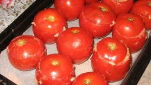 помидоры, фаршированные фаршем и грибами