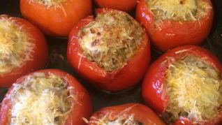 Помидоры фаршированные грибами, фаршем и сыром