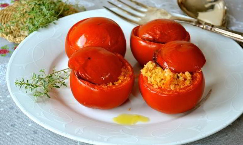 Рецепт помидоров, фаршированных кускусом и креветками