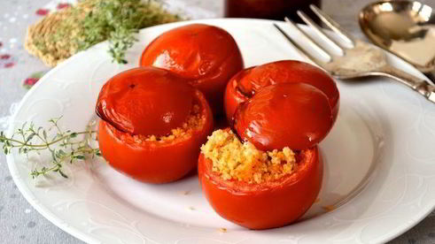 помидоры, фаршированные кускусом и креветками