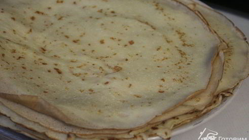 блинные роллы с крабовыми палочками и кукурузой