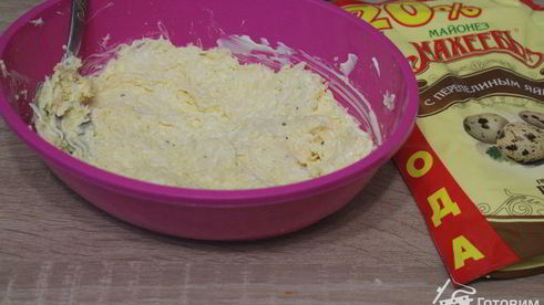 блинные роллы с крабовыми палочками и кукурузой