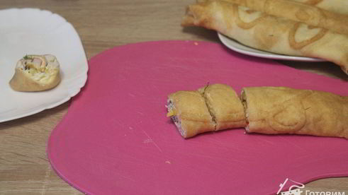 блинные роллы с крабовыми палочками и кукурузой