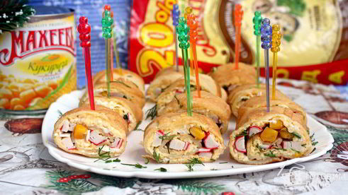 блинные роллы с крабовыми палочками и кукурузой