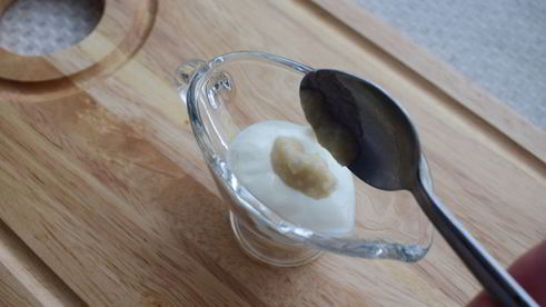 ролл с копчеными колбасками кабаноси