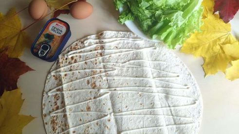 ролл с печенью трески