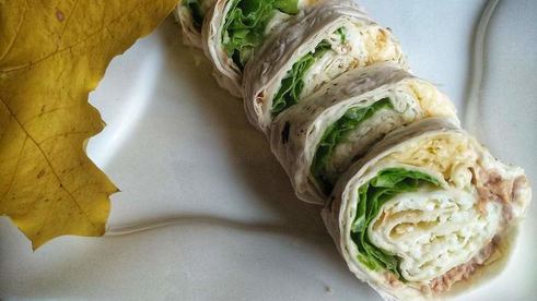 ролл с печенью трески