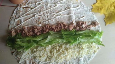 ролл с печенью трески