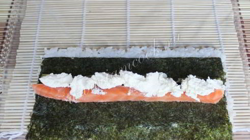 роллы бонито со стружкой тунца