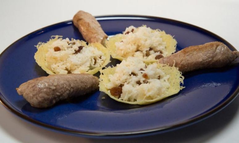 Рецепт роллов из свинины и рис в сырной корзиночке