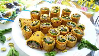 Роллы из тыквы со шпинатом, копченостями и фисташковым майонезом