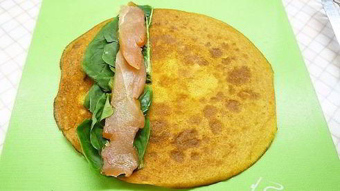 роллы из тыквы со шпинатом, копченостями и фисташковым майонезом