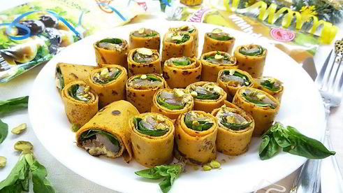 роллы из тыквы со шпинатом, копченостями и фисташковым майонезом