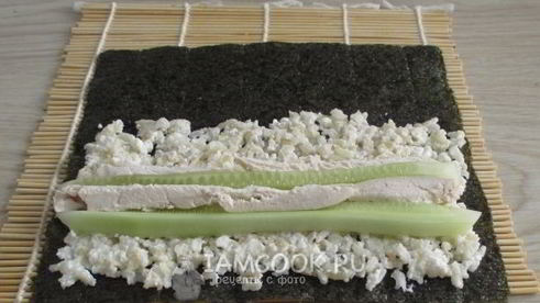 роллы с бурым рисом