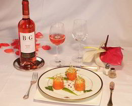 Роллы с копченым лососем, треской и чесночным попурри