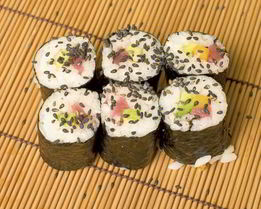 Роллы с тунцом и овощами