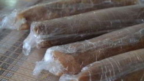 сладкий ролл с фруктами