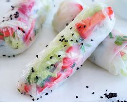 Спринг-роллы с клубникой