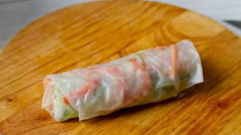 спринг-роллы с креветками