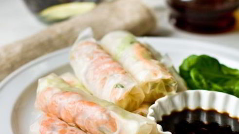 спринг-роллы с креветками