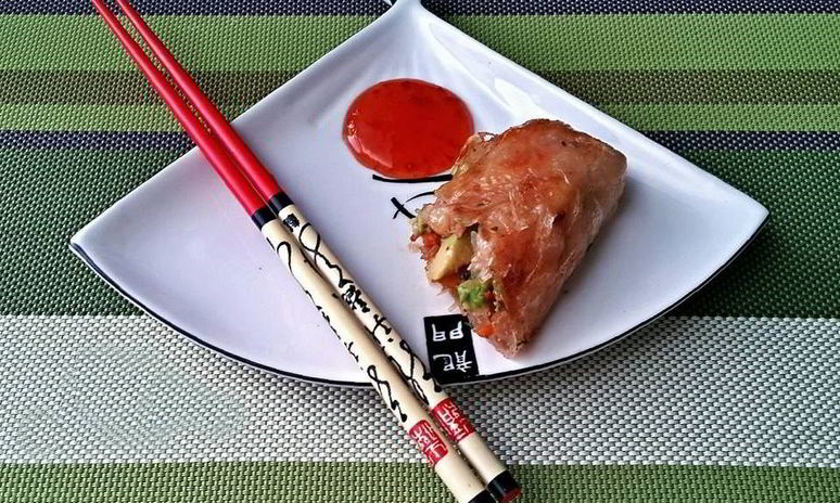 Рецепт спринга-роллов с креветкой и авокадо