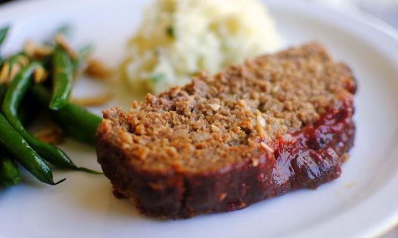 Рецепт домашнего мясного рулета в томатной корочке