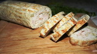 Куриный рулет с омлетом