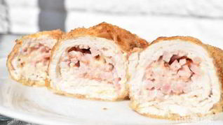 Куриный рулет с ветчиной и сыром