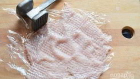 куриный рулет с ветчиной и сыром