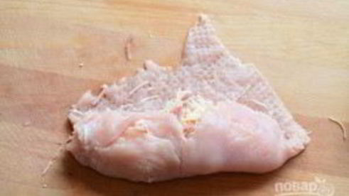 куриный рулет с ветчиной и сыром