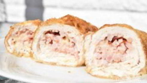 куриный рулет с ветчиной и сыром
