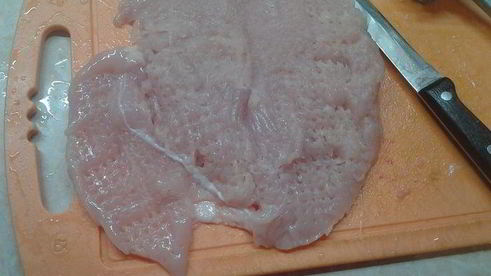 куриные рулетики с начинкой из перца и сыра