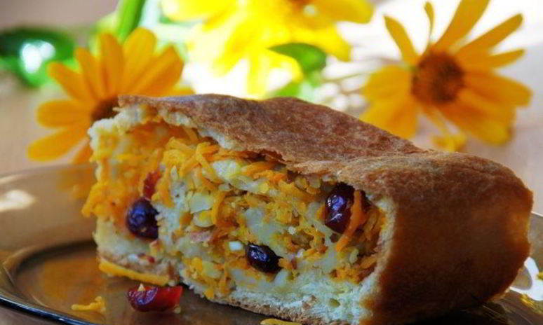 Рецепт морковного рулета с миндалем, клюквой и кардамоном