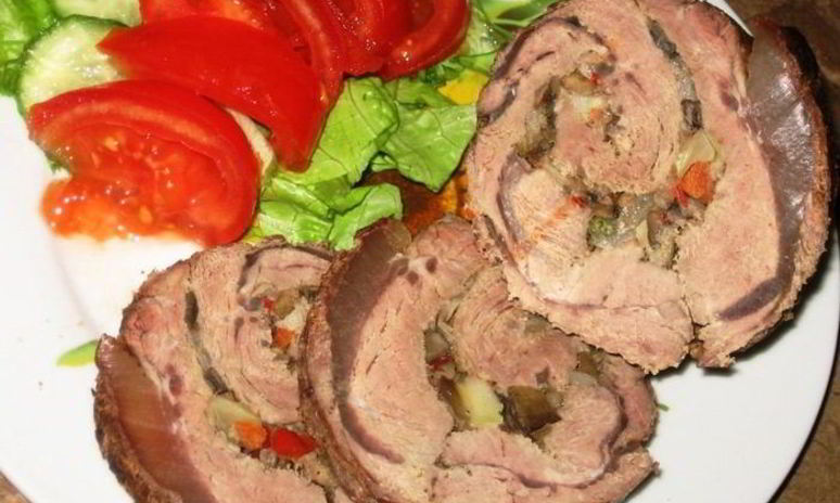 Рецепт мясного рулета, фаршированного овощами