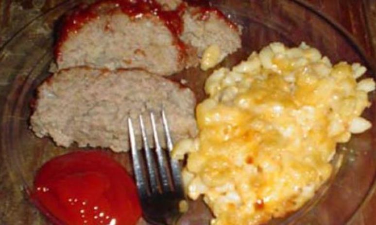 Рецепт мясного рулета и макароны с сыром