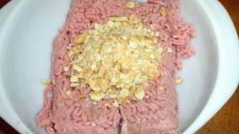 мясной рулет и макароны с сыром