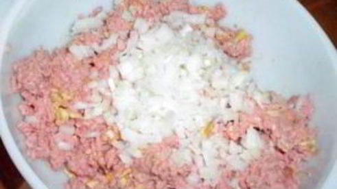 мясной рулет и макароны с сыром