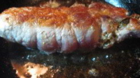 мясной рулет с черносливом и сыром