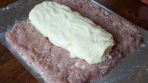 мясной рулет с картофельным пюре