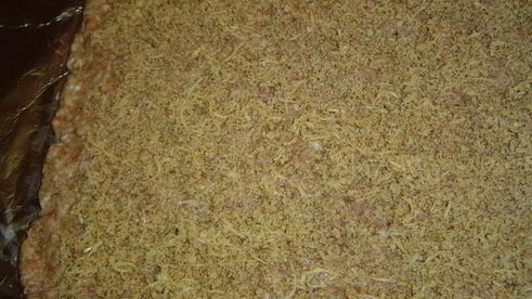 мясной рулет с языком и орехами