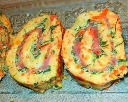 Праздничный сырный рулет с форелью