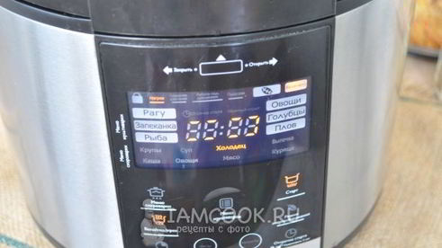 пряный рулет с сельдереем в мультиварке-скороварке