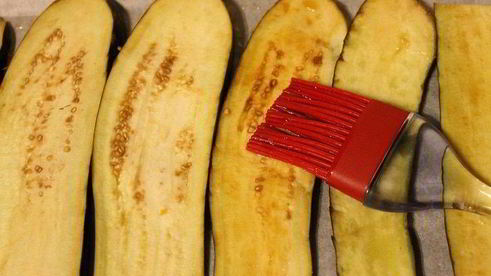 рулет из баклажанов и запеченного перца