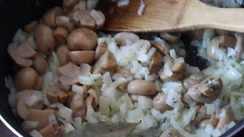 рулет из говядины с грибами