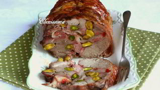 Рулет из индейки с фисташками