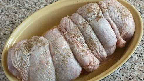 рулет из индейки с фисташками